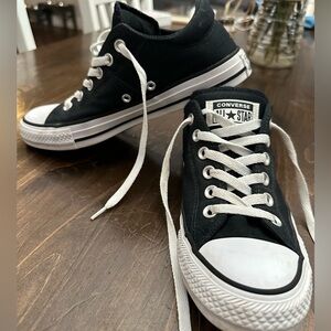Women’s Converse Chuck Taylor’s, Size 8